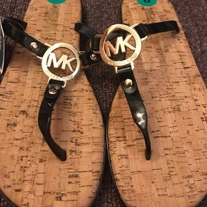 MK flip flops 🥿